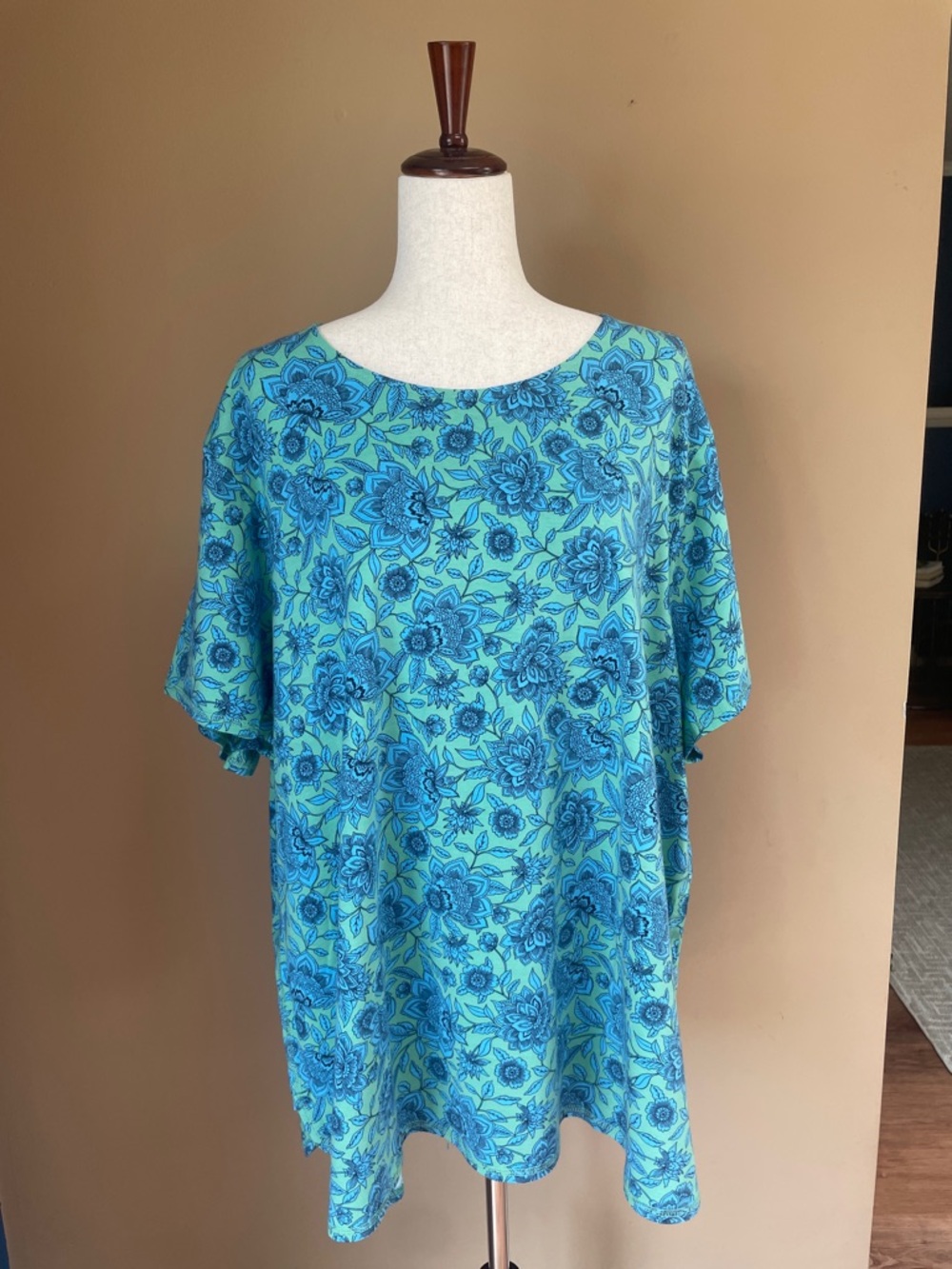 J Jill Womens Fit Shirttail Tee NEW 4X Floral Printed Blue Green Stretchy Soft
